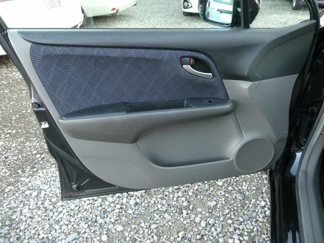 HONDA STREAM 4WD 2011