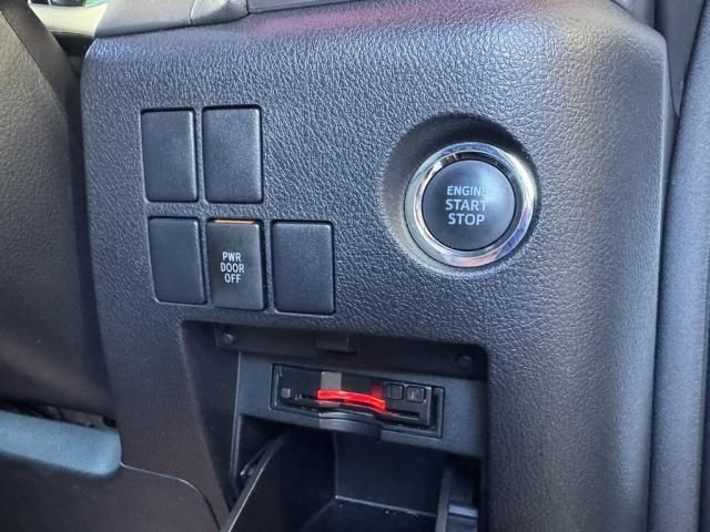 TOYOTA VELLFIRE 2016