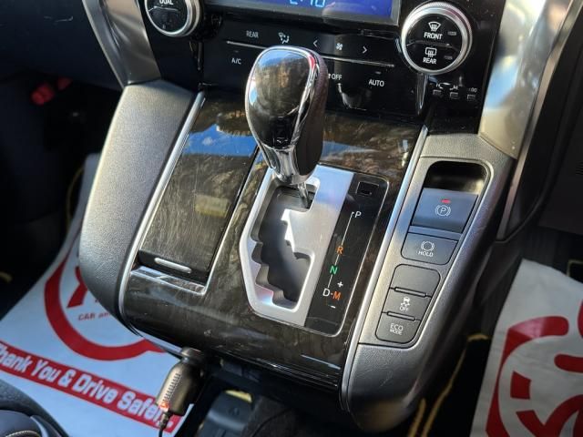 TOYOTA VELLFIRE 2016