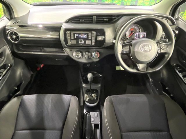 TOYOTA VITZ 2017