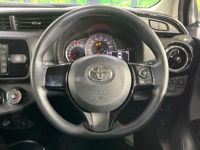 TOYOTA VITZ 2017