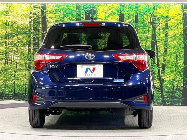 TOYOTA VITZ 2017