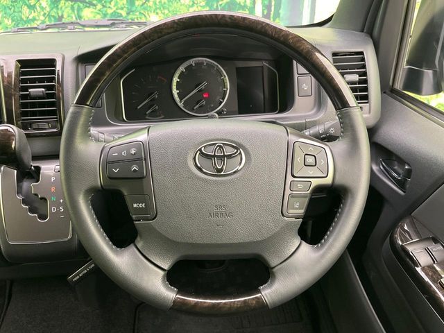 TOYOTA HIACE van 2WD 2025