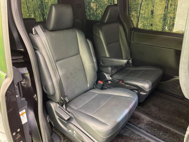 TOYOTA ESQUIRE HYBRID 2016