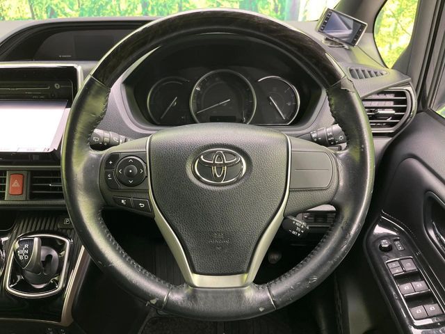 TOYOTA ESQUIRE HYBRID 2016