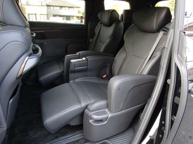 TOYOTA ALPHARD hybrid 2024