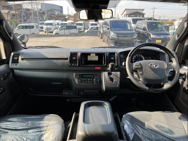 TOYOTA HIACE van 4WD 2025