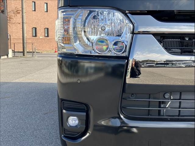 TOYOTA HIACE van 4WD 2025