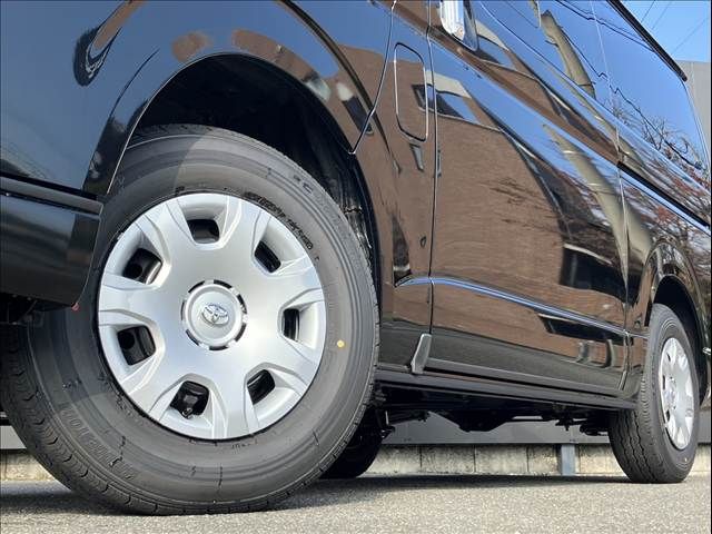 TOYOTA HIACE van 4WD 2025