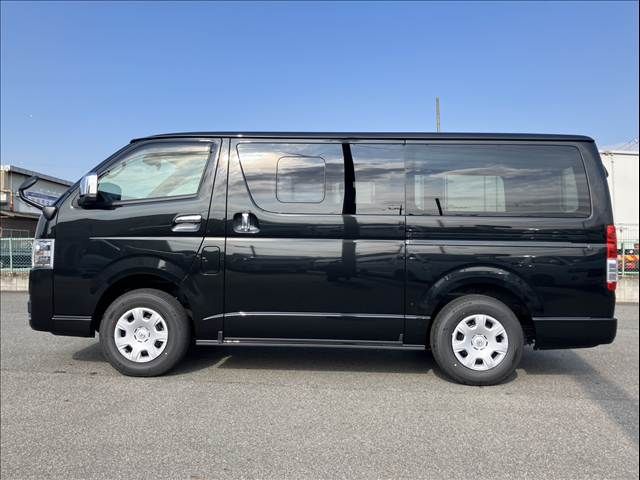 TOYOTA HIACE van 4WD 2025