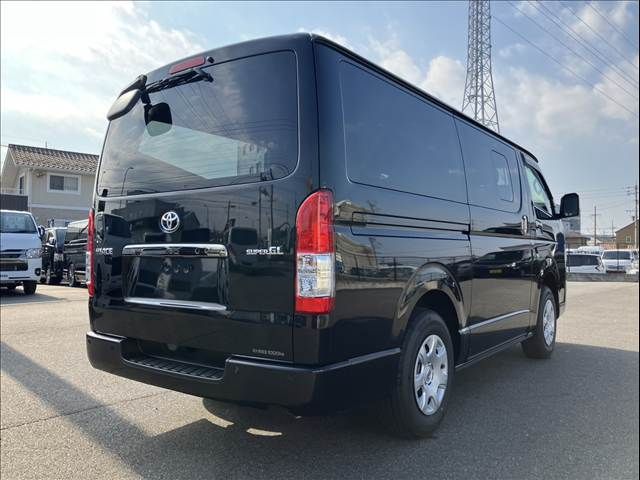 TOYOTA HIACE van 4WD 2025