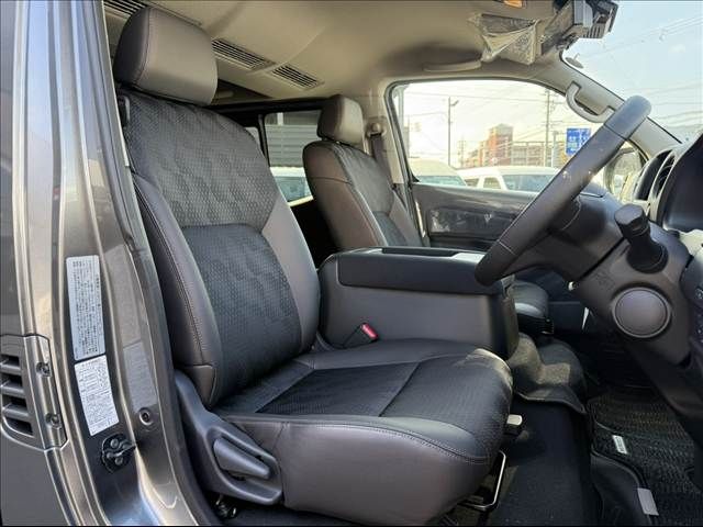 NISSAN CARAVAN van 4WD 2025