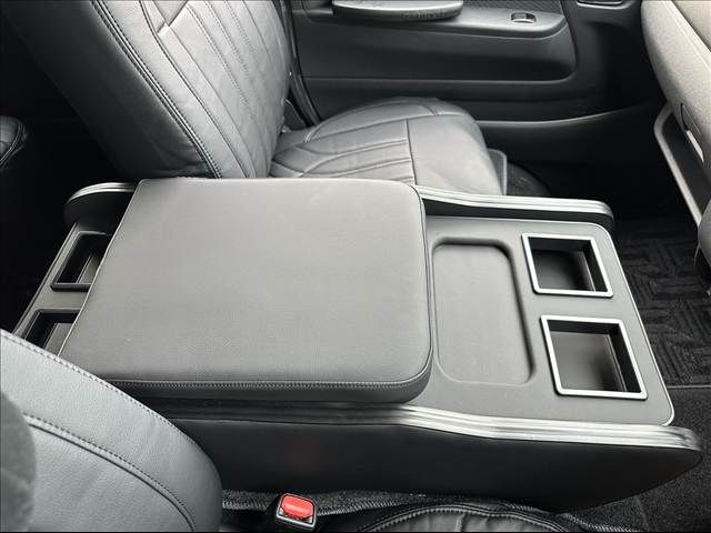 TOYOTA HIACE van 2WD 2025