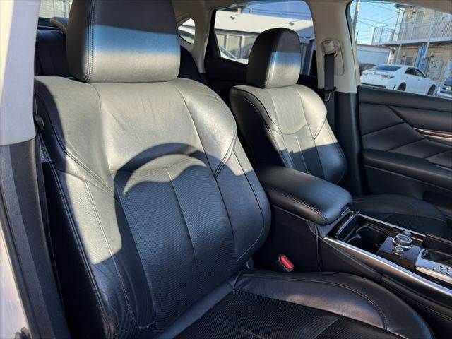 NISSAN FUGA HYBRID 2011