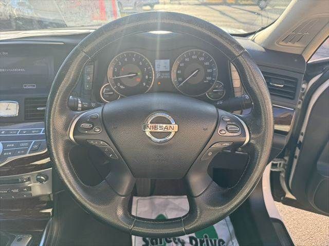 NISSAN FUGA HYBRID 2011