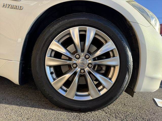 NISSAN FUGA HYBRID 2011