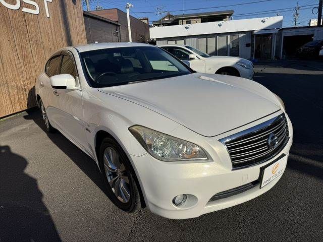 NISSAN FUGA HYBRID 2011