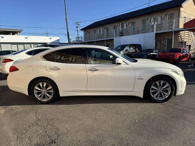 NISSAN FUGA HYBRID 2011