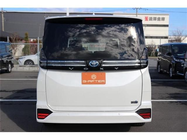 TOYOTA VOXY HYBRID 2025