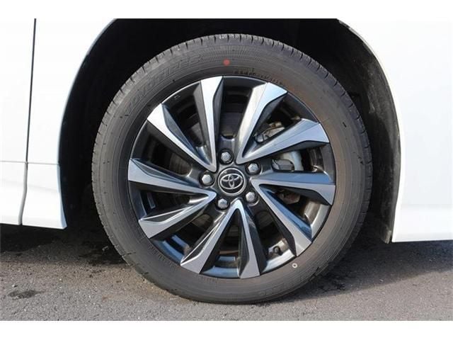 TOYOTA VOXY HYBRID 2025