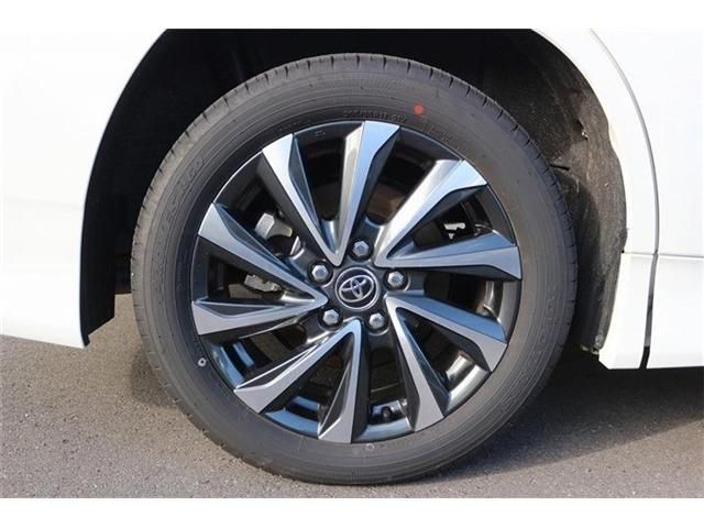 TOYOTA VOXY HYBRID 2025