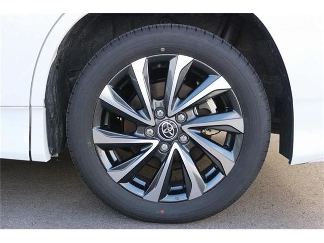 TOYOTA VOXY HYBRID 2025