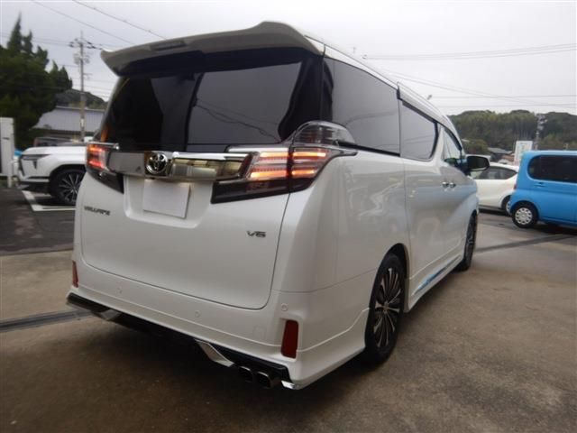 TOYOTA VELLFIRE 2015