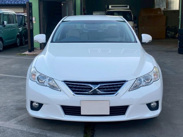 TOYOTA MARK X 2011