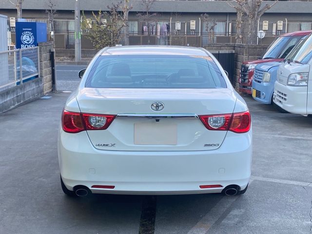 TOYOTA MARK X 2011