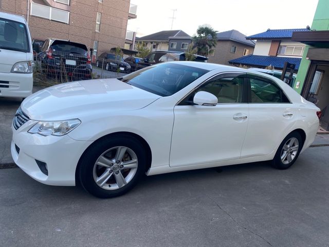 TOYOTA MARK X 2011