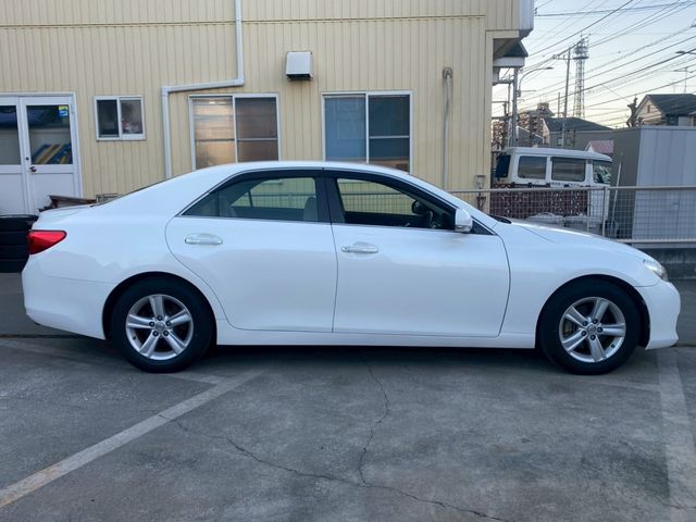 TOYOTA MARK X 2011