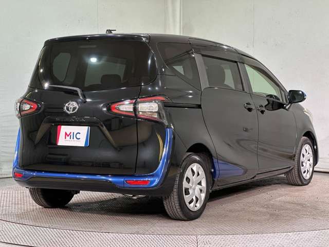 TOYOTA SIENTA 2015