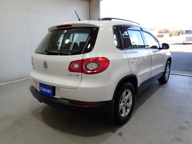 VOLKSWAGEN VOLKSWAGEN TIGUAN 2009