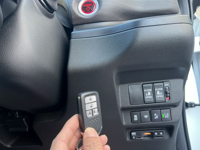 HONDA FREED HYBRID 2022