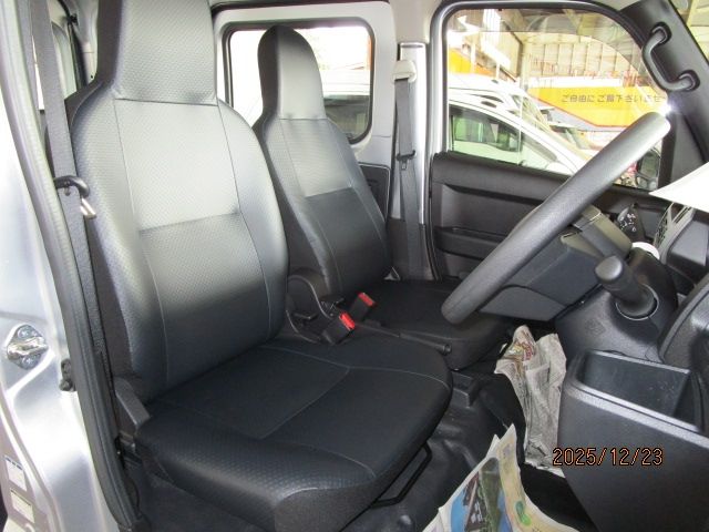 DAIHATSU HIJET CARGO 4WD 2024