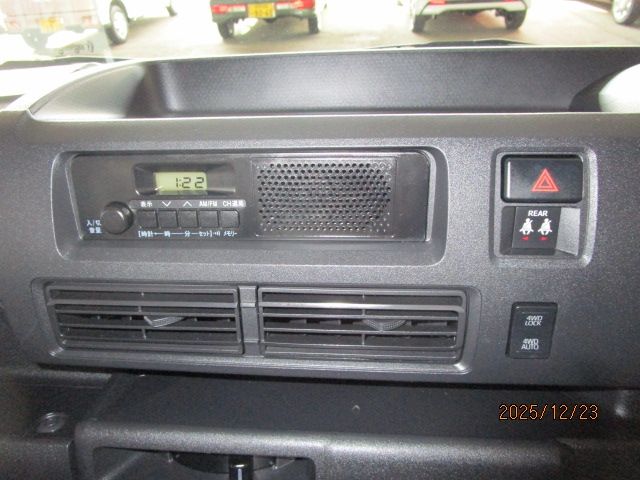 DAIHATSU HIJET CARGO 4WD 2024