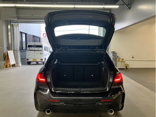 BMW BMW 1series 2024