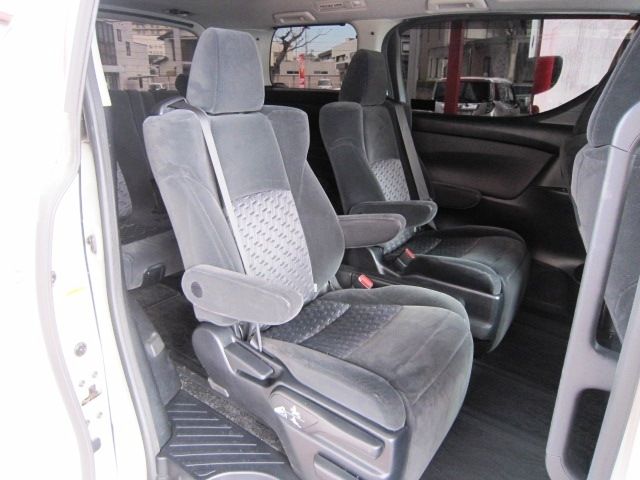 TOYOTA VELLFIRE 2015