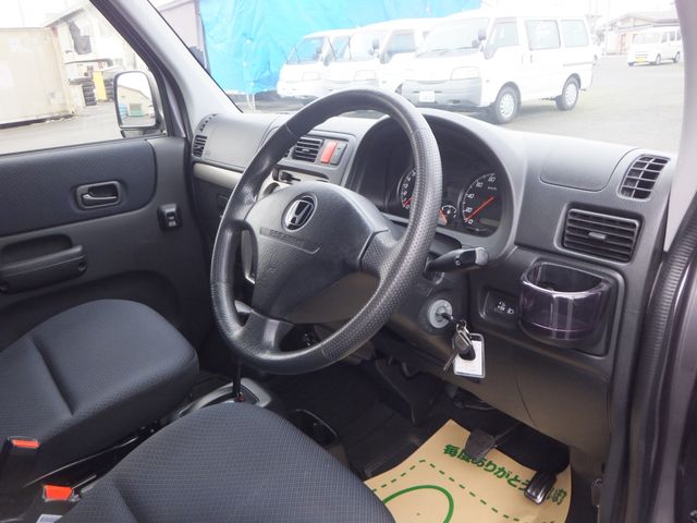 HONDA VAMOS HOBIO VAN 4WD 2017