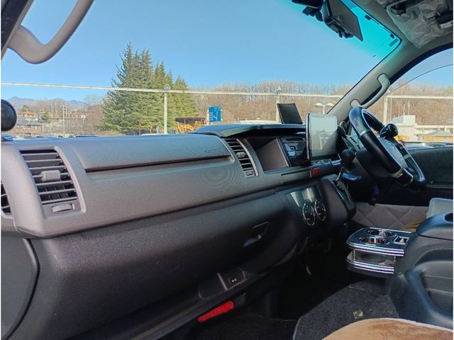 TOYOTA HIACE wagon 4WD 2011