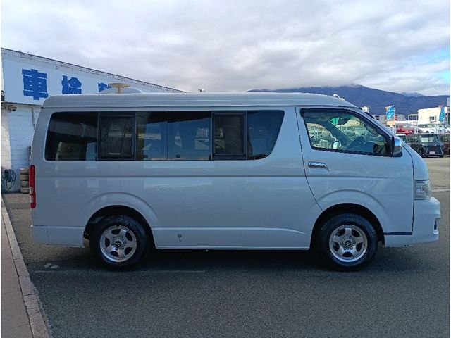 TOYOTA HIACE wagon 4WD 2011