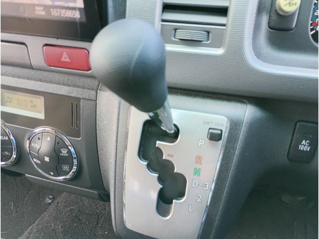 TOYOTA HIACE wagon 4WD 2011