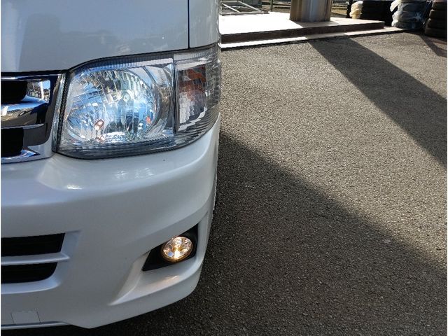 TOYOTA HIACE wagon 4WD 2011