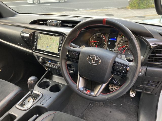 TOYOTA HILUX 4WD 2024