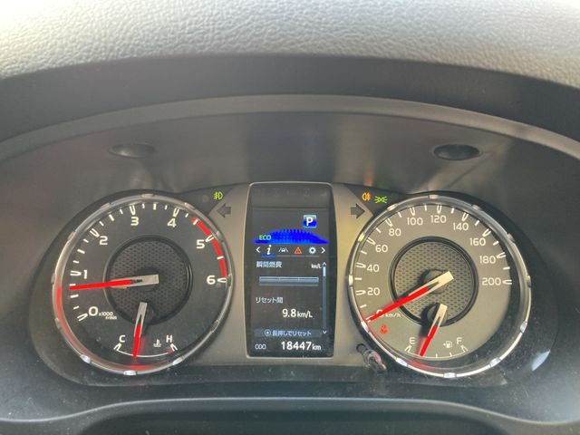 TOYOTA HILUX 4WD 2024