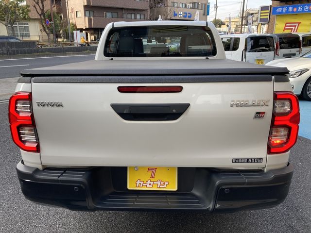 TOYOTA HILUX 4WD 2024
