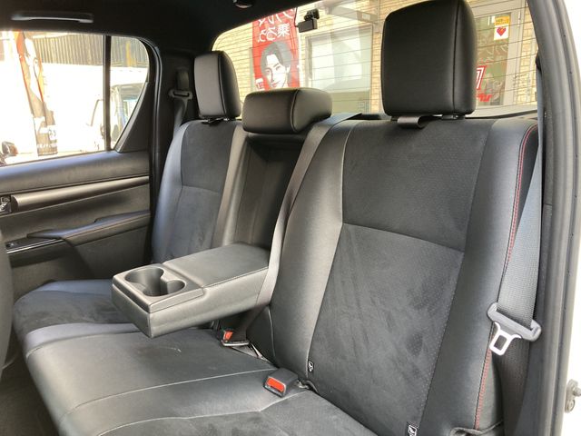 TOYOTA HILUX 4WD 2024