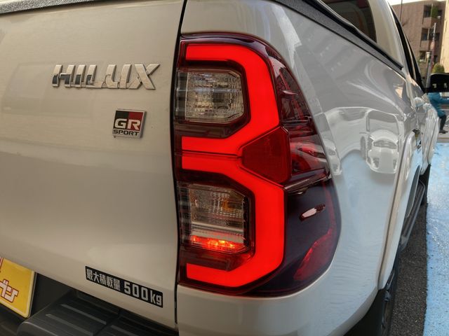 TOYOTA HILUX 4WD 2024