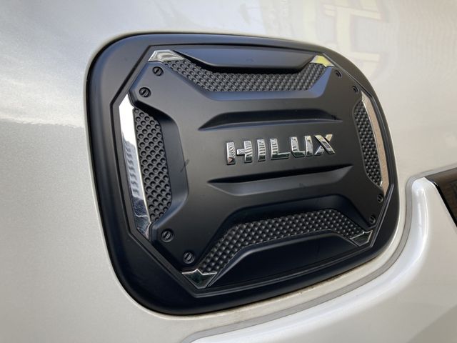 TOYOTA HILUX 4WD 2024