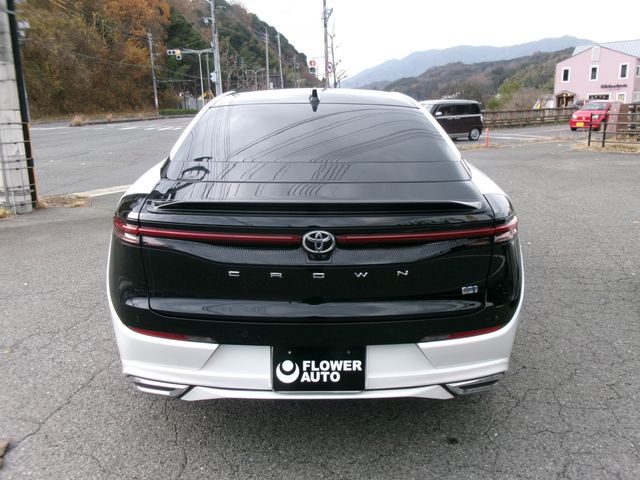 TOYOTA CROWN CROSSOVER 2023